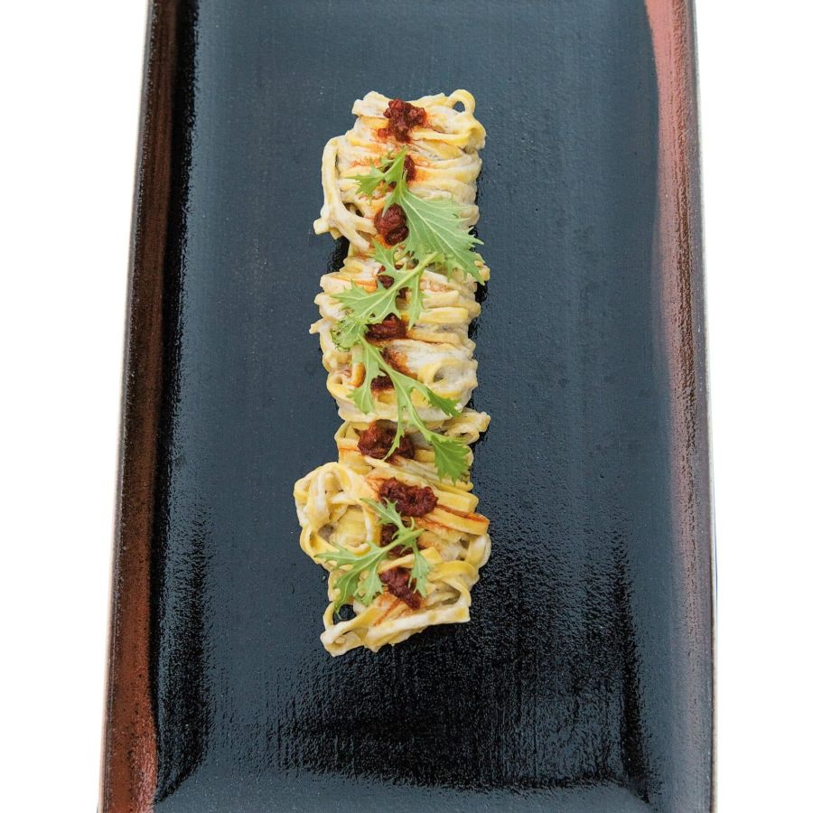 Garbugli® – rauer Taglierini-Teig mit Garnelen und Spinatsprossen