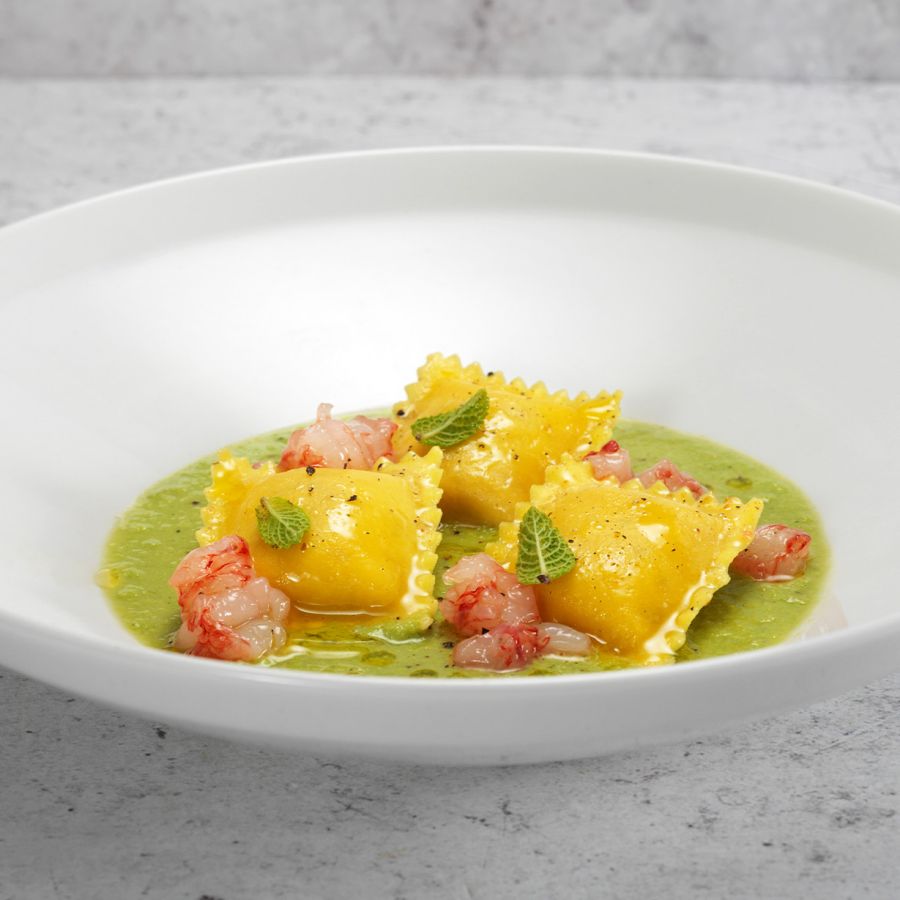 Scrigni® carbonara avec velouté de petits pois et tartare de crevettes rouges