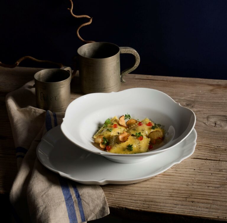 K141_Bauletti®constracottoalBaroloDOCG_cavialedilamponifondobrunoconpolverediliquiriziaechipsditopinambur